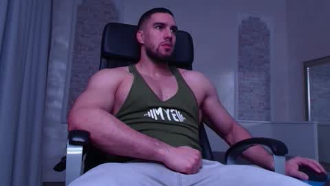 Snapshot of ivanhydee chatting on October 13, 4:45 am IvanHydee online show from October 13, 4:45 am