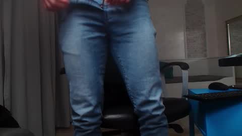 Snapshot of ivanhydee chatting on November 14, 5:50 am IvanHydee online show from November 14, 5:50 am