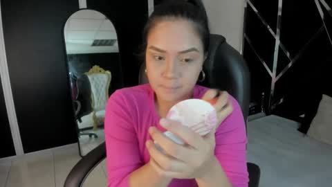 ivannaa18 online show from November 22, 4:00 am