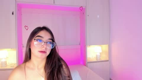 Snapshot of ivannawest_ chatting on May 9, 4:06 am Ivy online show from May 9, 4:06 am