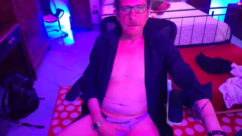 yves online show from September 24, 7:50 pm