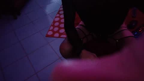 yves online show from October 18, 5:10 am