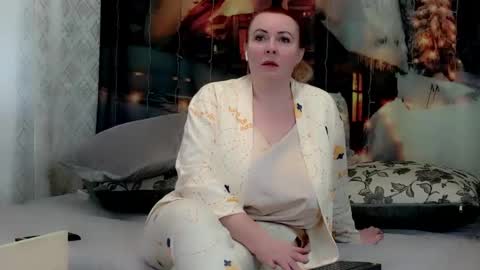 Snapshot of ivettasplash chatting on January 4, 2:35 am IrennaSplash online show from January 4, 2:35 am