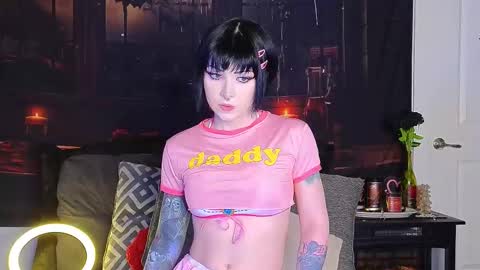 Snapshot of ivey_strigoi chatting on November 26, 10:11 pm Ivey and James online show from November 26, 10:11 pm