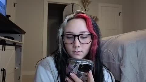 ivey jade online show from November 12, 4:24 am