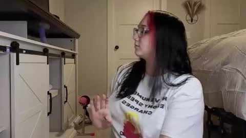 ivey jade online show from November 18, 4:06 am