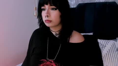 Ivi jones online show from May 2, 6:13 pm