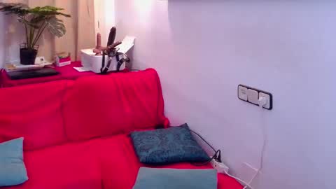 Snapshot of ivonneanddom chatting on June 5, 9:37 am ivonneanddom online show from June 5, 9:37 am