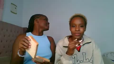 Snapshot of ivory_mae chatting on July 27, 5:25 am ivory_mae online show from July 27, 5:25 am
