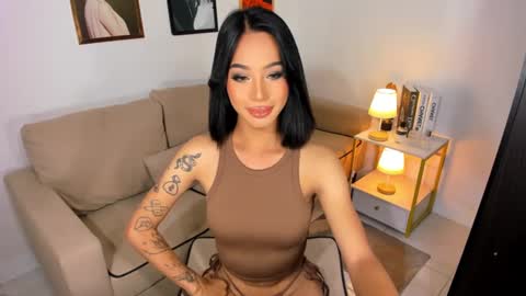 kirstenelsie online show from December 15, 1:32 pm