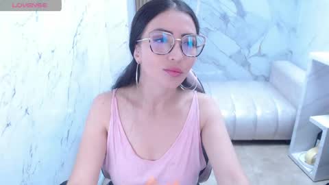 ivon online show from April 29, 5:30 pm