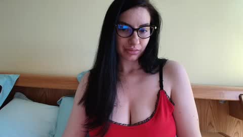 Snapshot of ivoryorchid chatting on February 8, 2:49 pm Ivory online show from February 8, 2:49 pm