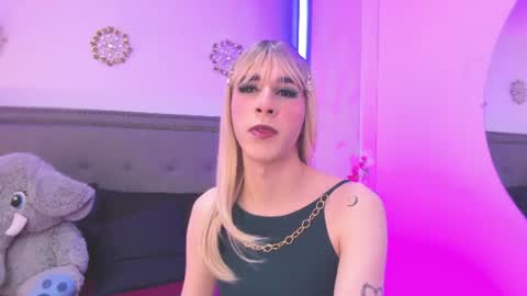 ivi rosse  online show from July 15, 2:33 pm