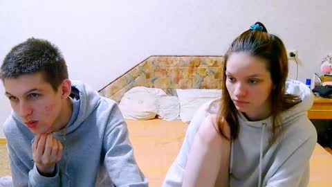 Ivy and Lester online show from February 26, 6:21 pm