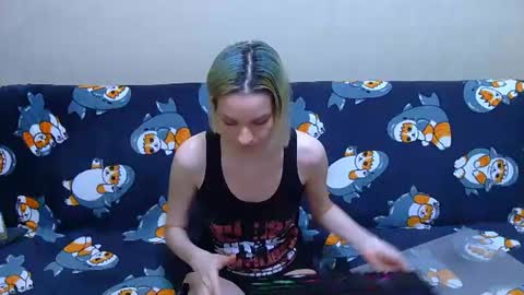 Snapshot of ivy__lester chatting on July 19, 6:00 pm Ivy and Lester online show from July 19, 6:00 pm