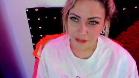 Snapshot of ivy__taylorr chatting on February 10, 12:08 pm Diana Rojas online show from February 10, 12:08 pm