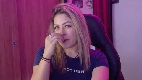 Snapshot of ivy__taylorr chatting on October 9, 2:09 am Diana Rojas online show from October 9, 2:09 am