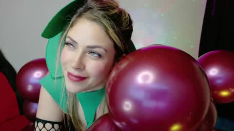 Snapshot of ivy__taylorr chatting on October 26, 1:44 am Diana Rojas online show from October 26, 1:44 am