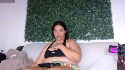 Snapshot of ivy_moon6 chatting on June 23, 3:21 pm ivy_moon6 online show from June 23, 3:21 pm