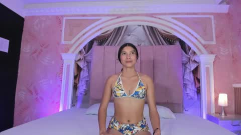 Snapshot of ivy_rae_xxx chatting on April 29, 2:48 am Ivy Rae online show from April 29, 2:48 am