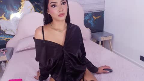 Snapshot of ivy_salazar chatting on June 27, 3:11 am Tell me Ivy is a pleasure online show from June 27, 3:11 am