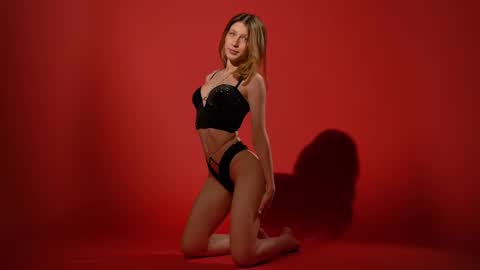 Snapshot of ivy_whyte chatting on February 16, 2:54 pm Ivy online show from February 16, 2:54 pm