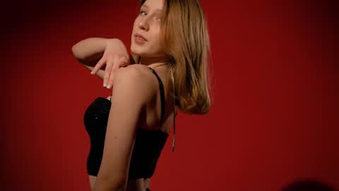 Snapshot of ivy_whyte chatting on February 21, 3:01 am Ivy online show from February 21, 3:01 am