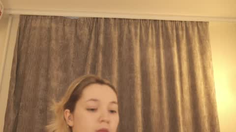 Snapshot of ivy_whyte chatting on April 26, 3:21 pm Ivy online show from April 26, 3:21 pm