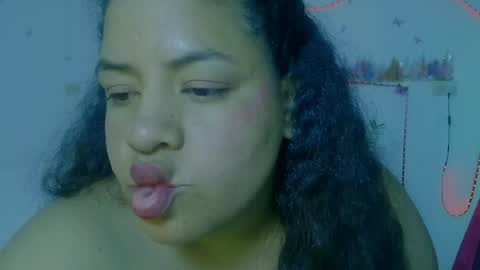 Snapshot of ivydesouzaa chatting on May 15, 11:23 pm ivydesouza online show from May 15, 11:23 pm
