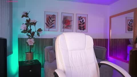 Ivy Grabes online show from May 25, 7:09 pm