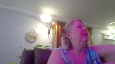 Snapshot of ivyjane3522 chatting on April 12, 3:06 pm ivyjane3522 online show from April 12, 3:06 pm