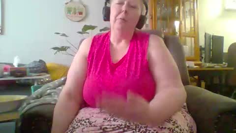 Snapshot of ivyjane3522 chatting on April 29, 5:17 pm ivyjane3522 online show from April 29, 5:17 pm