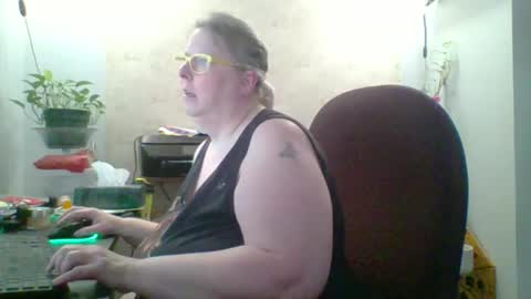 Snapshot of ivyjane3522 chatting on May 13, 2:36 pm ivyjane3522 online show from May 13, 2:36 pm