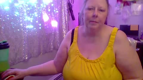 ivyjane3522 online show from July 5, 1:01 am