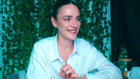 Miss Ivy online show from December 8, 8:58 pm