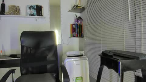 ivymilleer online show from February 9, 12:53 pm