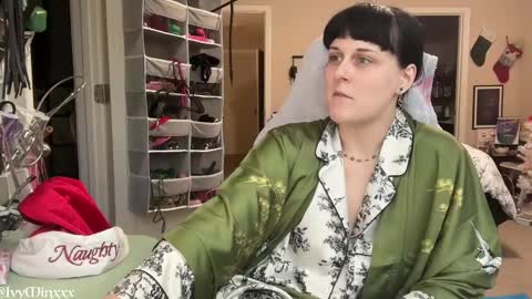 Snapshot of ivyminxxx chatting on December 25, 10:16 pm Ivy Minxxx online show from December 25, 10:16 pm