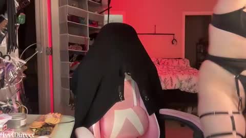 Snapshot of ivyminxxx chatting on January 1, 4:29 am Ivy Minxxx online show from January 1, 4:29 am