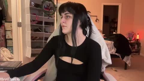 Snapshot of ivyminxxx chatting on January 17, 3:23 am Ivy Minxxx online show from January 17, 3:23 am