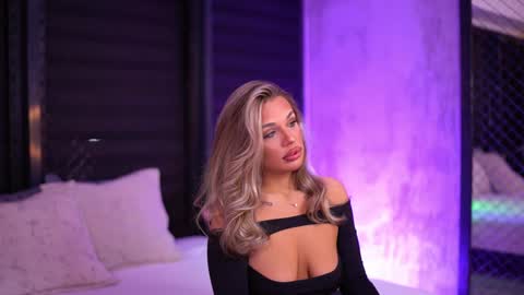 IvyRowa online show from January 17, 7:05 pm