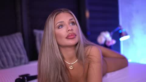 IvyRowa online show from February 28, 1:37 am