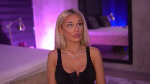 IvyRowa online show from September 22, 5:37 pm