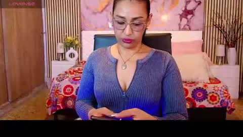 ivyshine7 online show from August 2, 7:01 pm