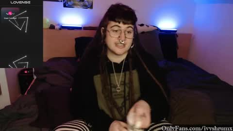 Snapshot of ivyshrumx chatting on January 5, 10:19 pm Ivy ShrumX online show from January 5, 10:19 pm