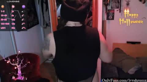 Snapshot of ivyshrumx chatting on October 19, 7:03 pm Ivy ShrumX online show from October 19, 7:03 pm