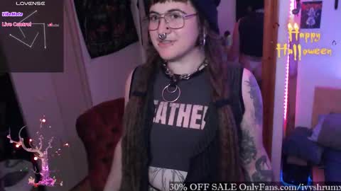 Snapshot of ivyshrumx chatting on October 31, 2:12 am Ivy ShrumX online show from October 31, 2:12 am