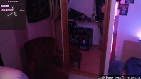 Snapshot of ivyshrumx chatting on November 8, 2:56 am Ivy ShrumX online show from November 8, 2:56 am