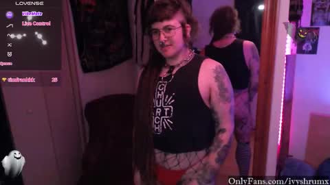 Snapshot of ivyshrumx chatting on November 12, 2:45 am Ivy ShrumX online show from November 12, 2:45 am