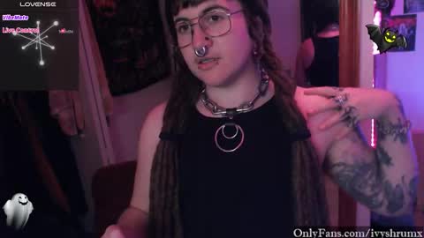 Snapshot of ivyshrumx chatting on November 14, 2:54 am Ivy ShrumX online show from November 14, 2:54 am