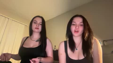 Snapshot of ivyxjade_rose chatting on April 14, 8:42 am ivyxjade_rose online show from April 14, 8:42 am